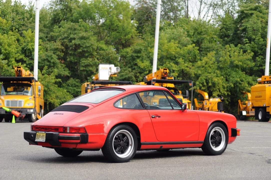 1985 Porsche 911 Carrera 3.2 - Image 15 of 31