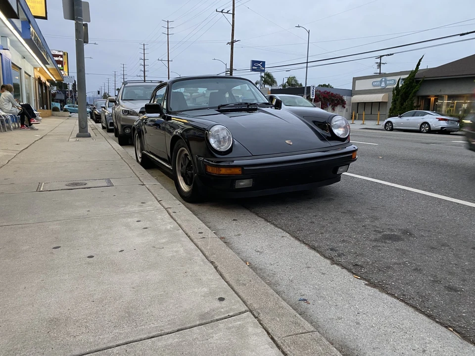 1985 Porsche 911 Carrera 3.2 - Image 2 of 31