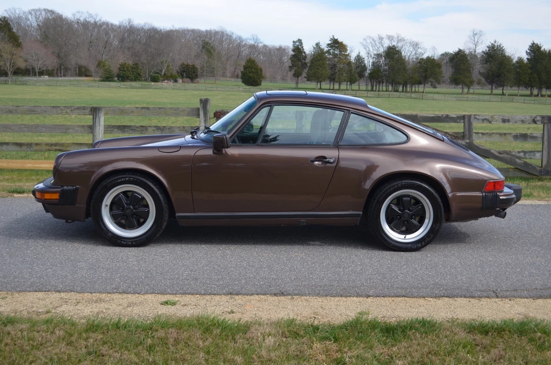 1985 Porsche 911 Carrera 3.2 - Image 5 of 31