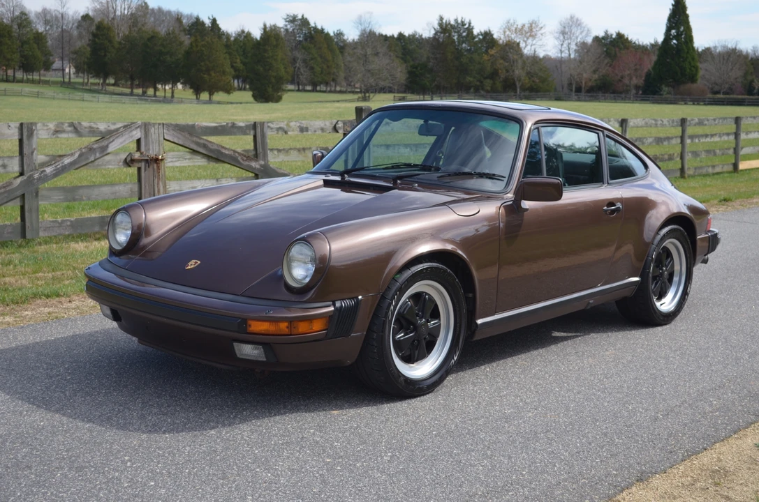 1985 Porsche 911 Carrera 3.2 - Image 2 of 31