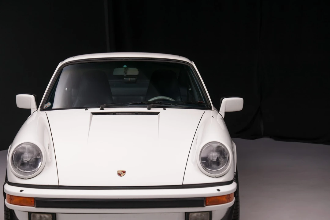 1985 Porsche 911 Carrera 3.2 - Image 15 of 31