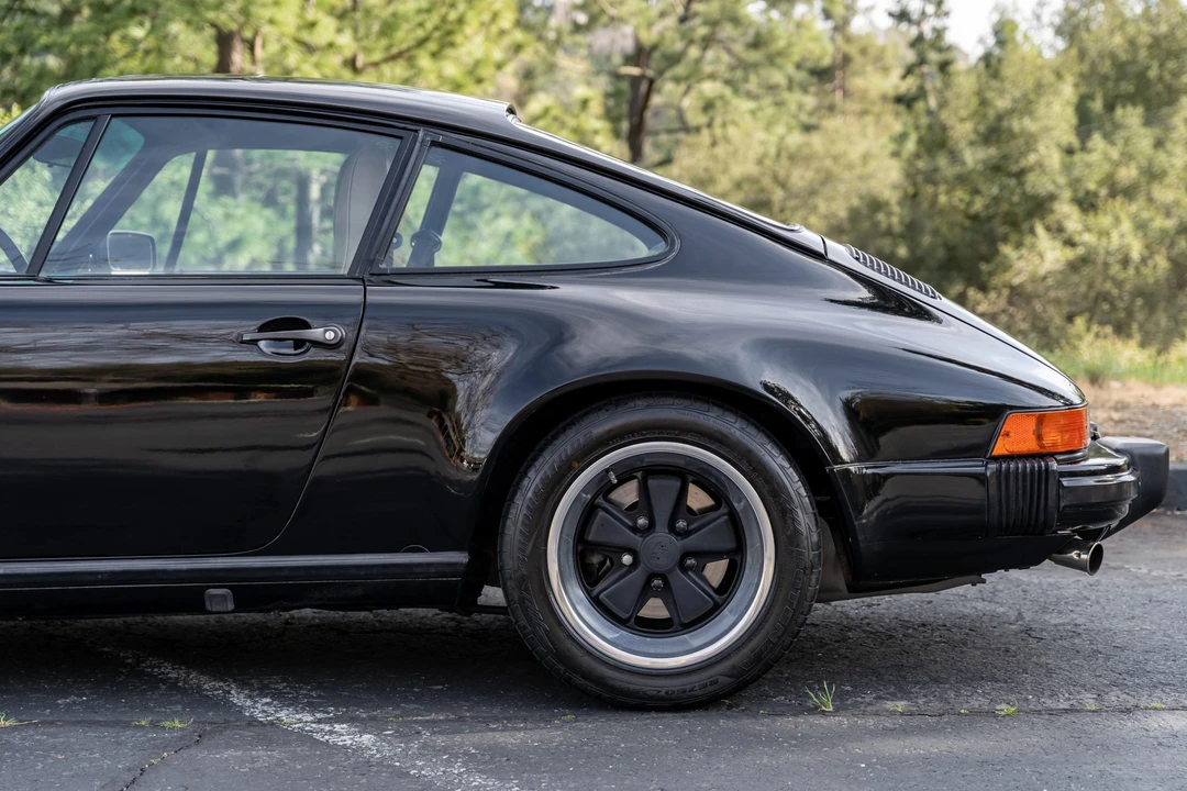 1985 Porsche 911 Carrera 3.2 - Image 15 of 31