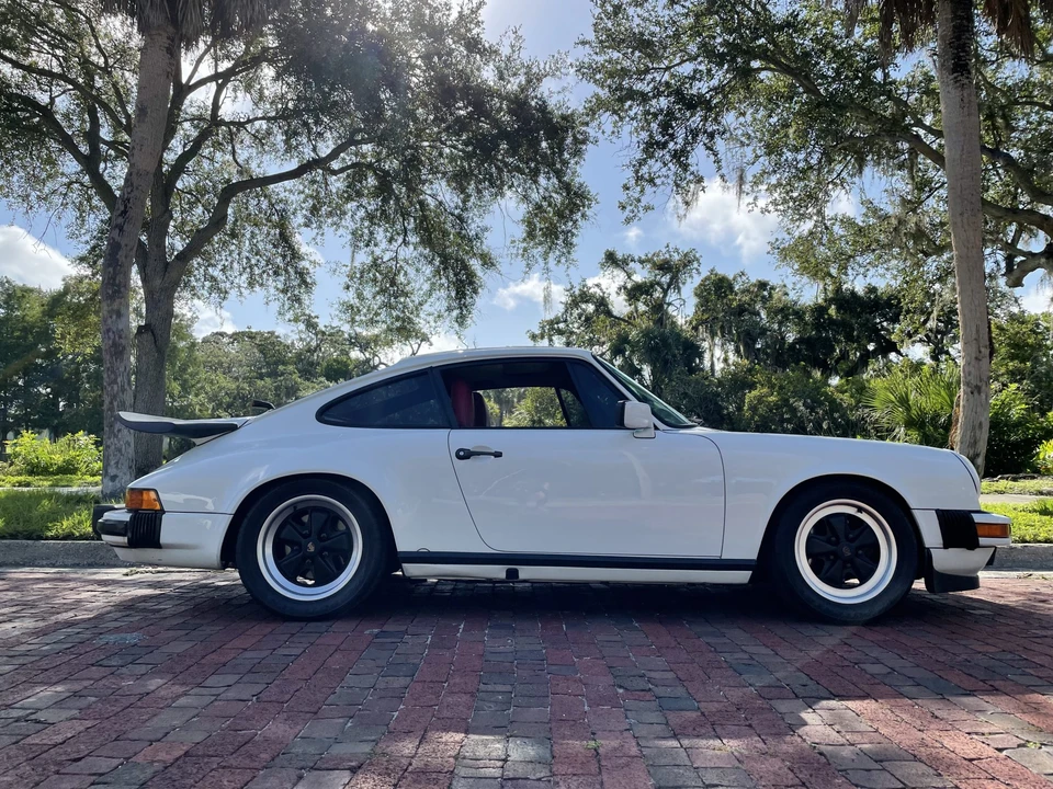 1985 Porsche 911 Carrera 3.2 - Image 3 of 31