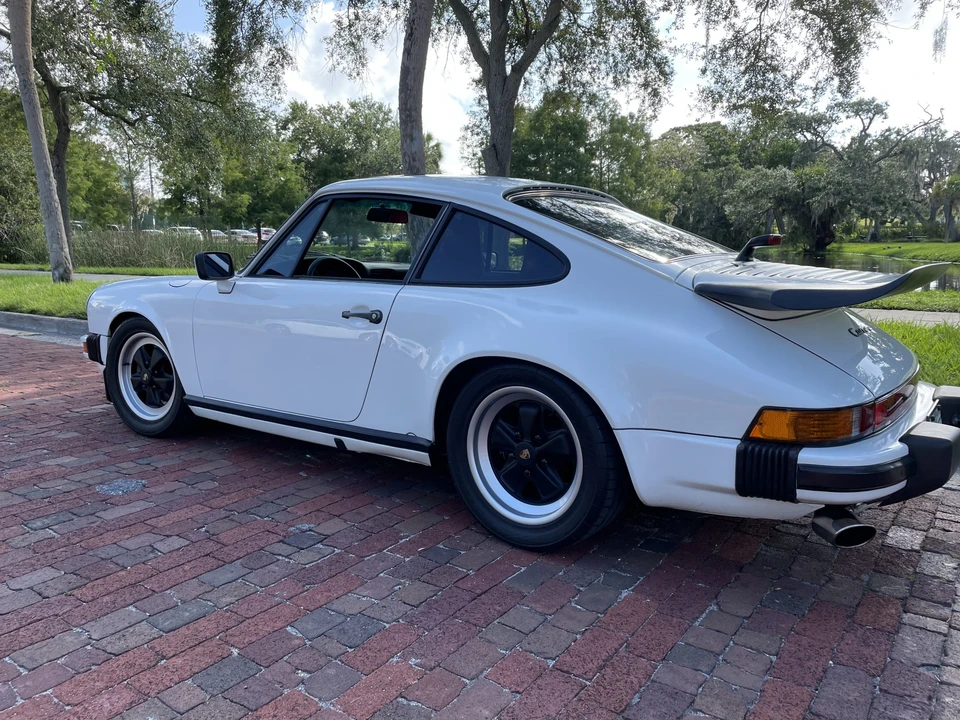 1985 Porsche 911 Carrera 3.2 - Image 25 of 31