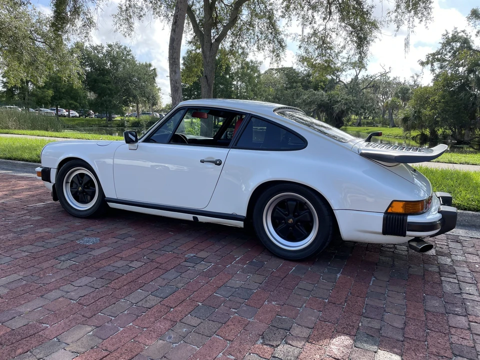 1985 Porsche 911 Carrera 3.2 - Image 24 of 31