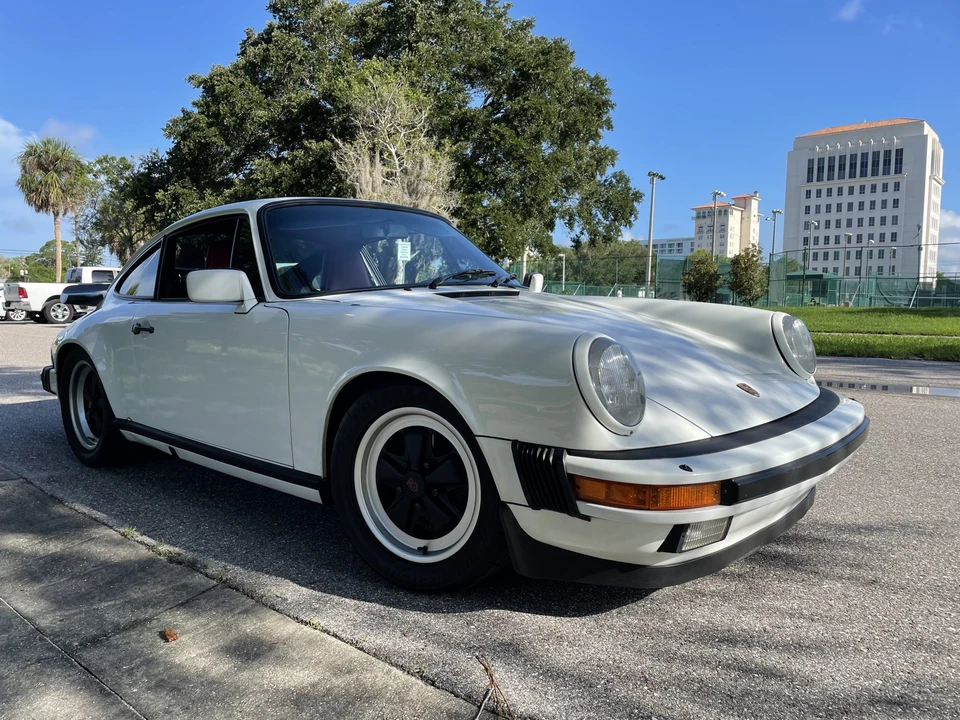 1985 Porsche 911 Carrera 3.2 - Image 6 of 31