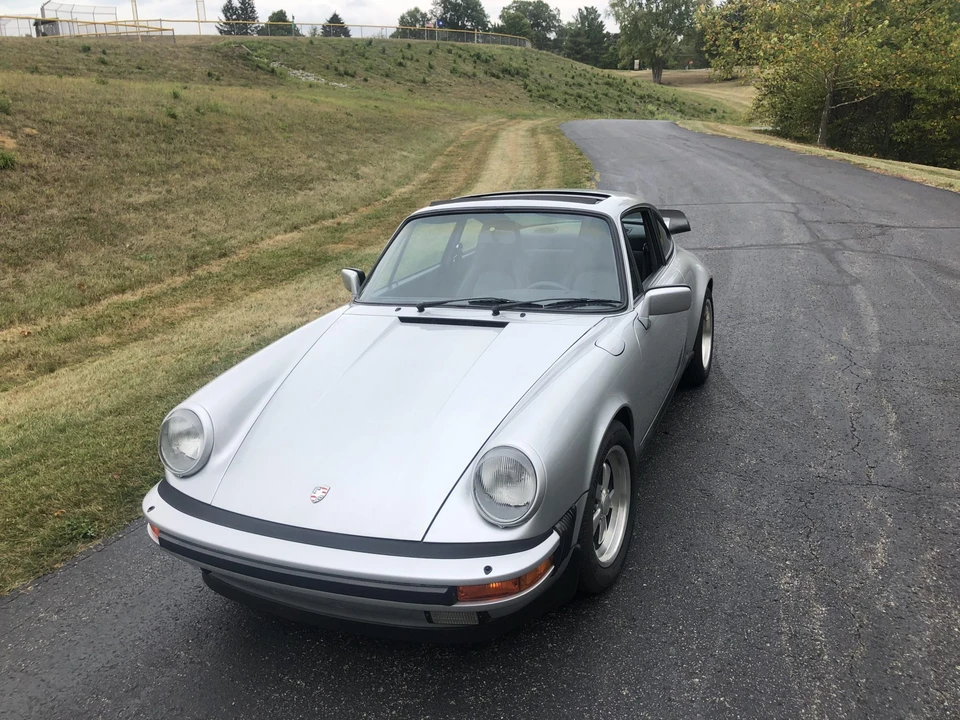 1985 Porsche 911 Carrera 3.2 - Image 24 of 31