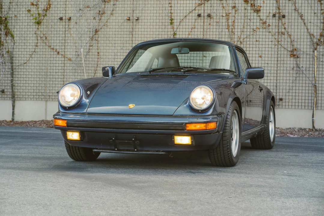 1985 Porsche 911 Carrera 3.2 - Image 2 of 31