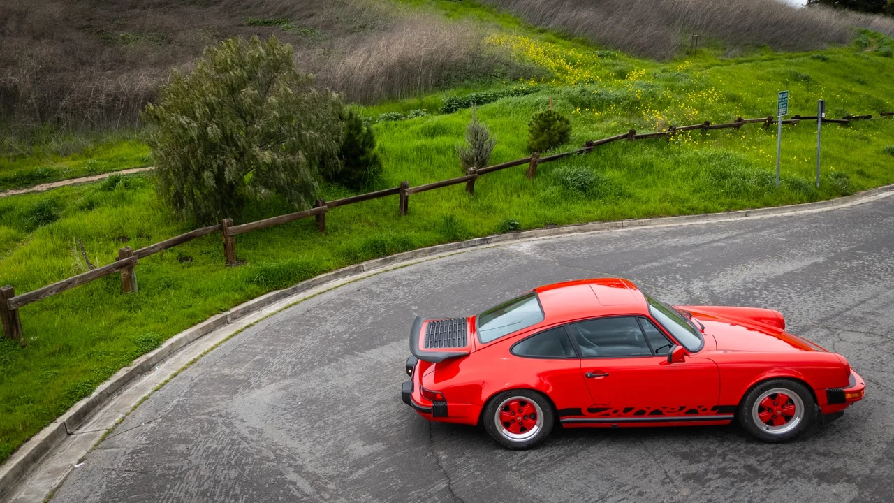 1985 Porsche 911 Carrera 3.2 - Image 24 of 31