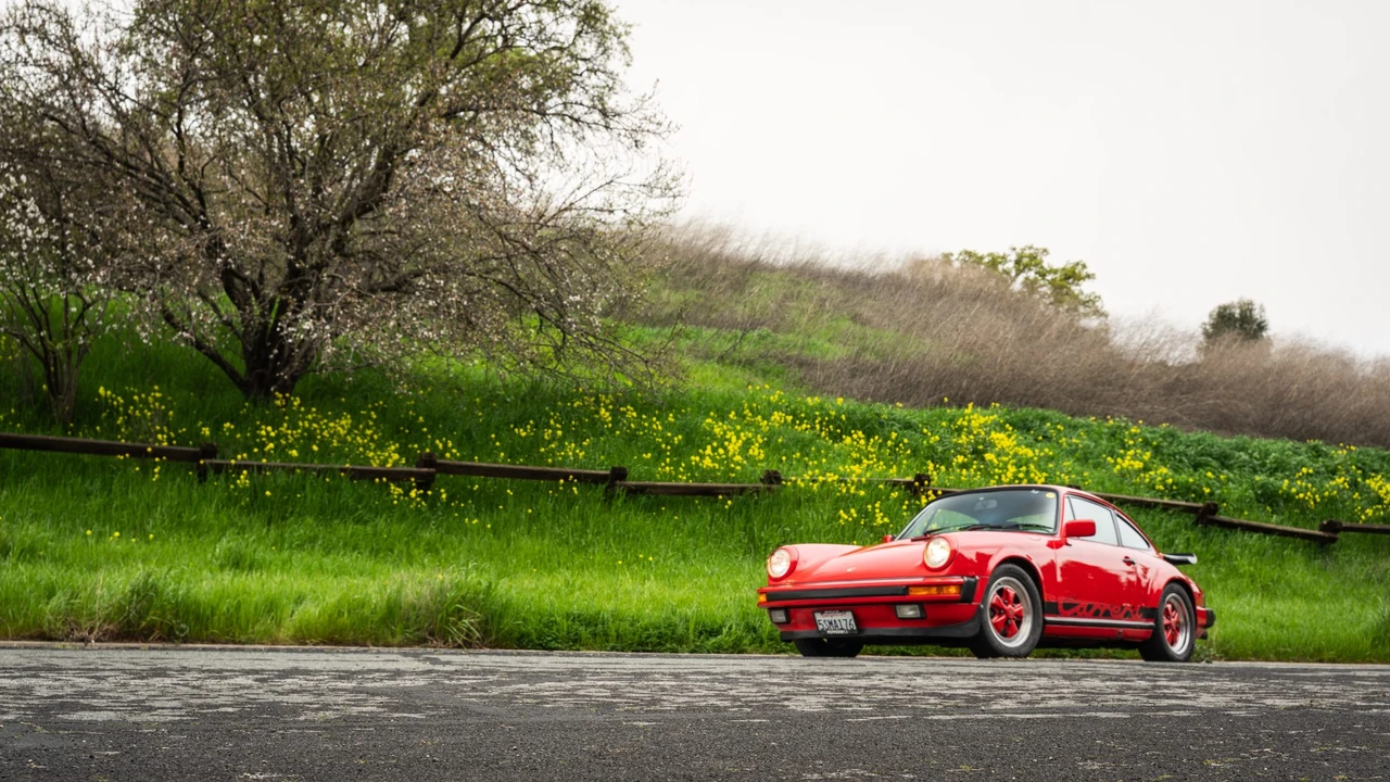 1985 Porsche 911 Carrera 3.2 - Image 2 of 31