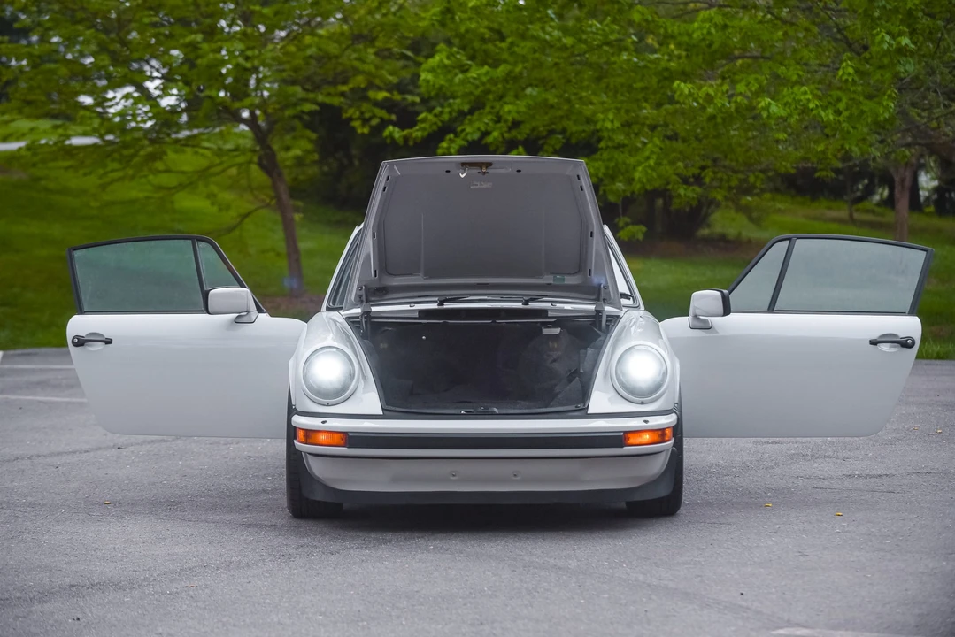 1985 Porsche 911 Carrera 3.2 - Image 12 of 31