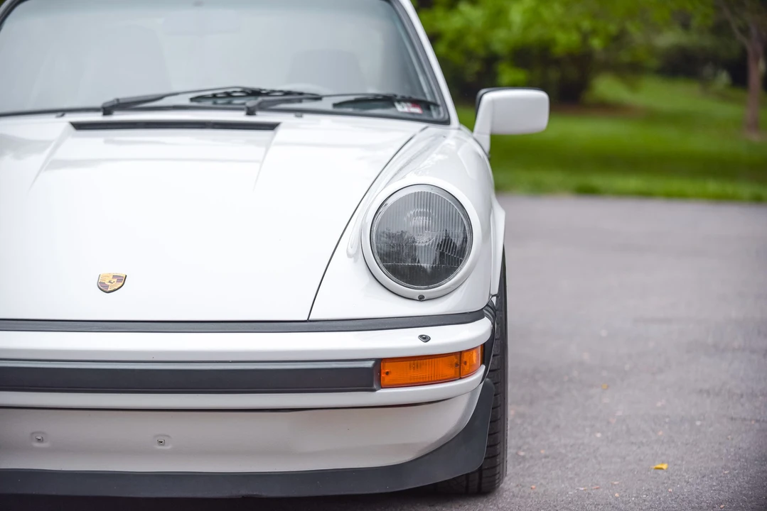 1985 Porsche 911 Carrera 3.2 - Image 22 of 31