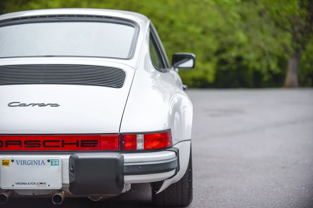 1985 Porsche 911 Carrera 3.2 - Image 28 of 31