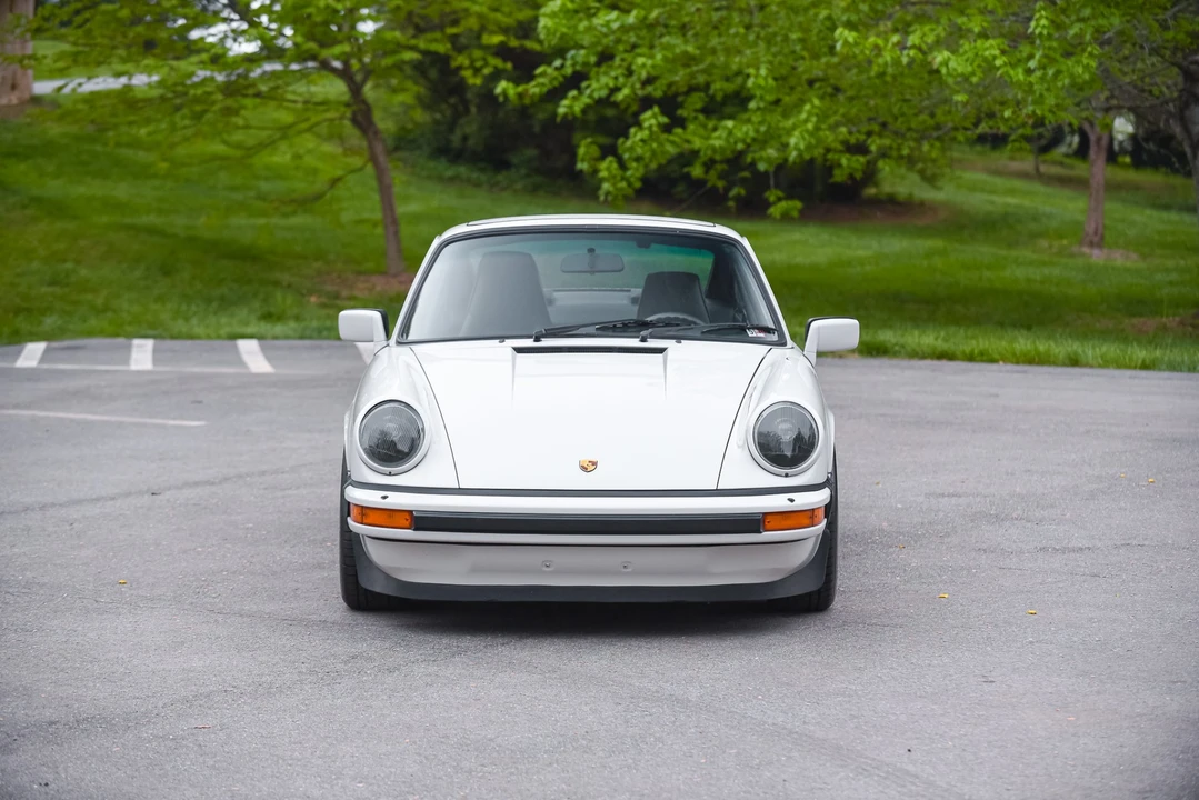 1985 Porsche 911 Carrera 3.2 - Image 2 of 31