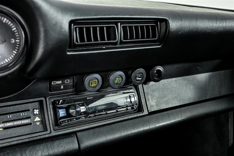 1985 Porsche 911 Carrera 3.2 - Image 25 of 31