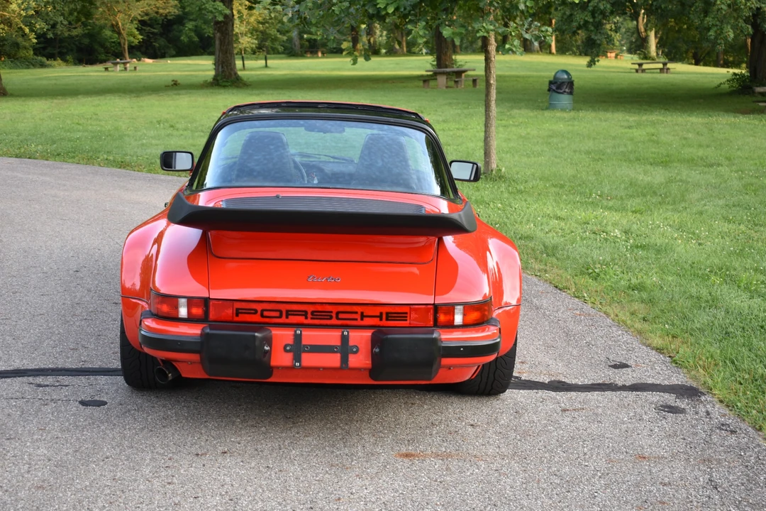 1985 Porsche 911 Carrera 3.2 - Image 10 of 31