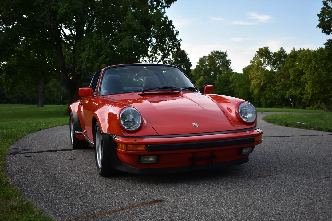 1985 Porsche 911 Carrera 3.2 - Image 16 of 31