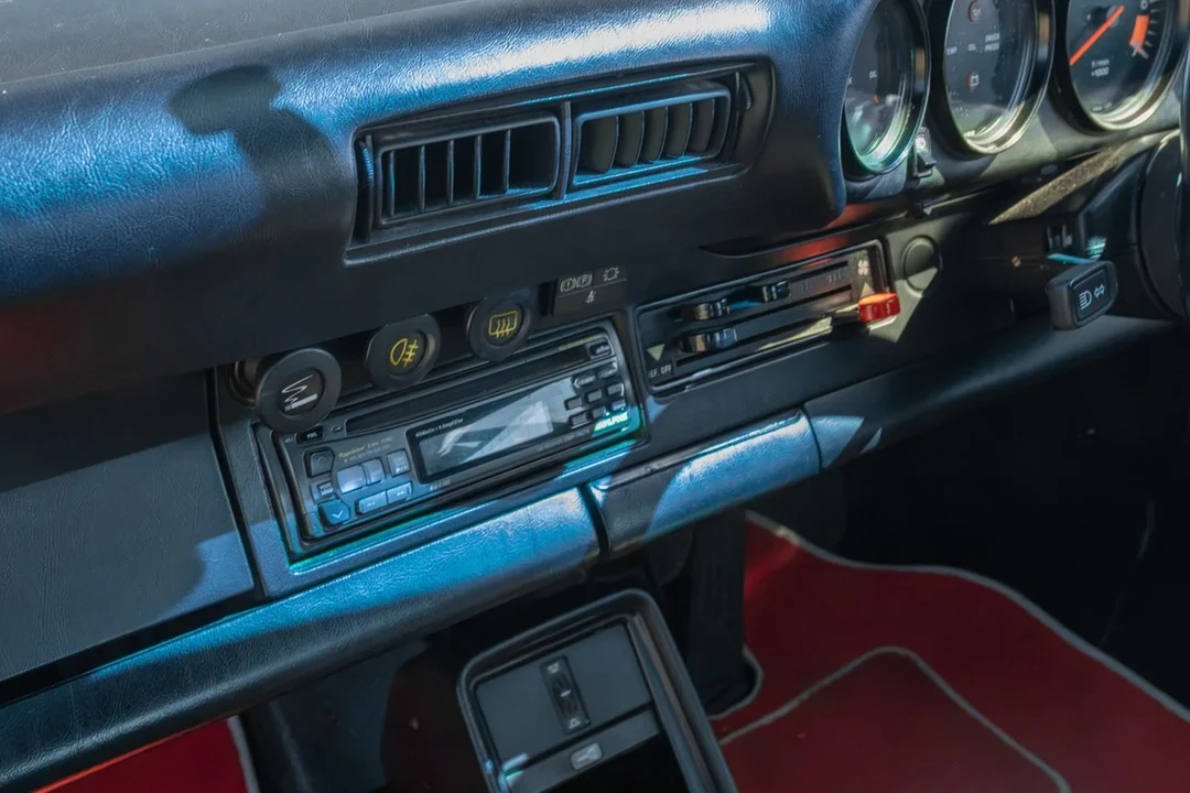 1985 Porsche 911 Carrera 3.2 - Image 13 of 30