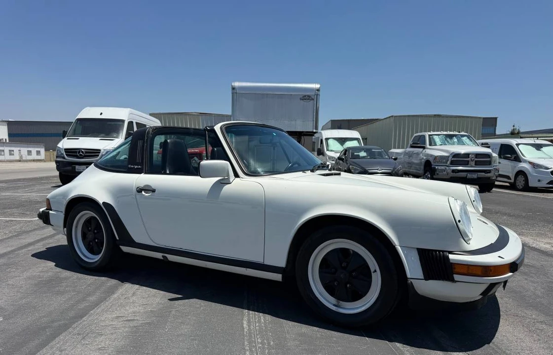 1985 Porsche 911 Carrera 3.2 - Image 2 of 20