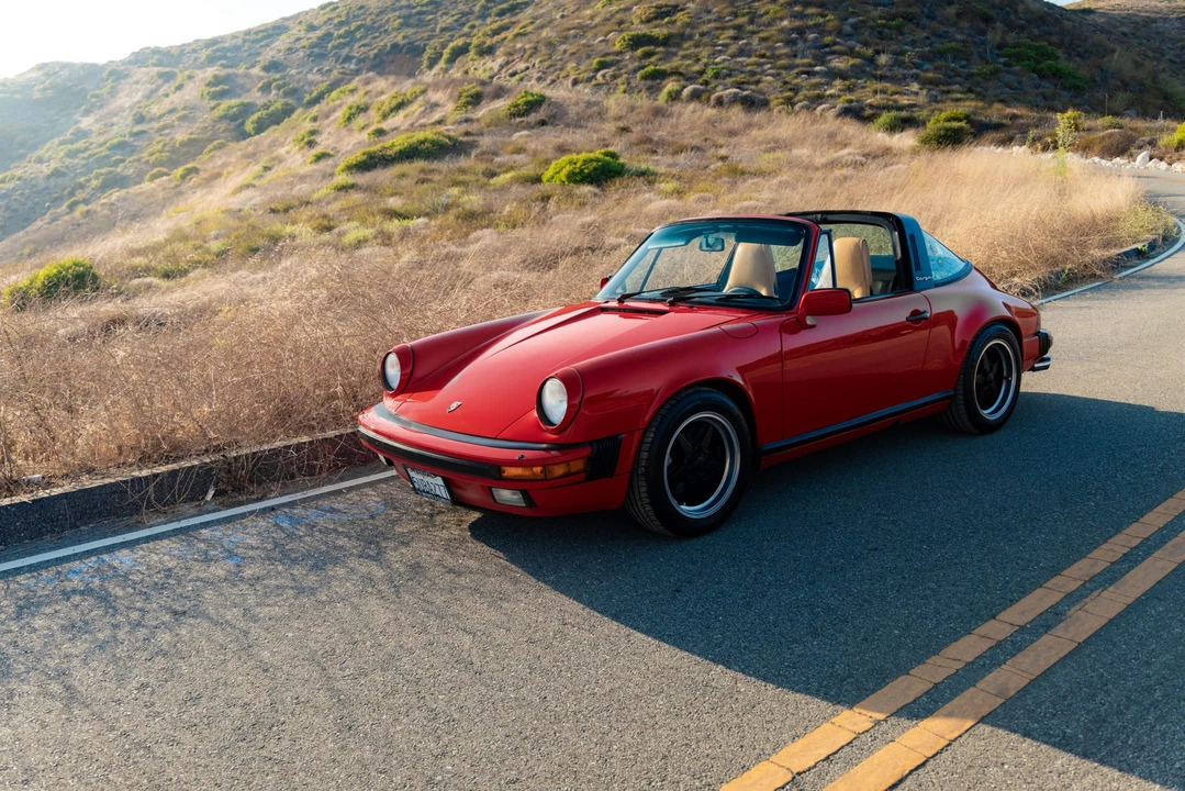 1985 Porsche 911 Carrera 3.2 - Image 2 of 31