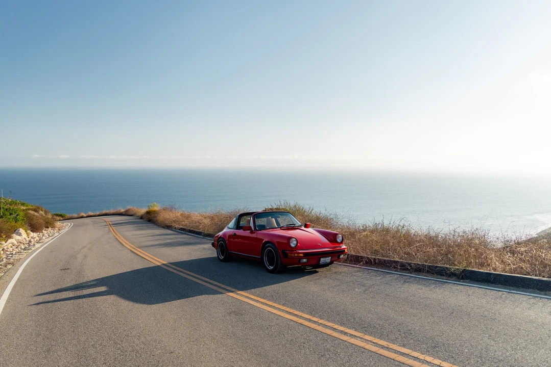 1985 Porsche 911 Carrera 3.2 - Image 25 of 31