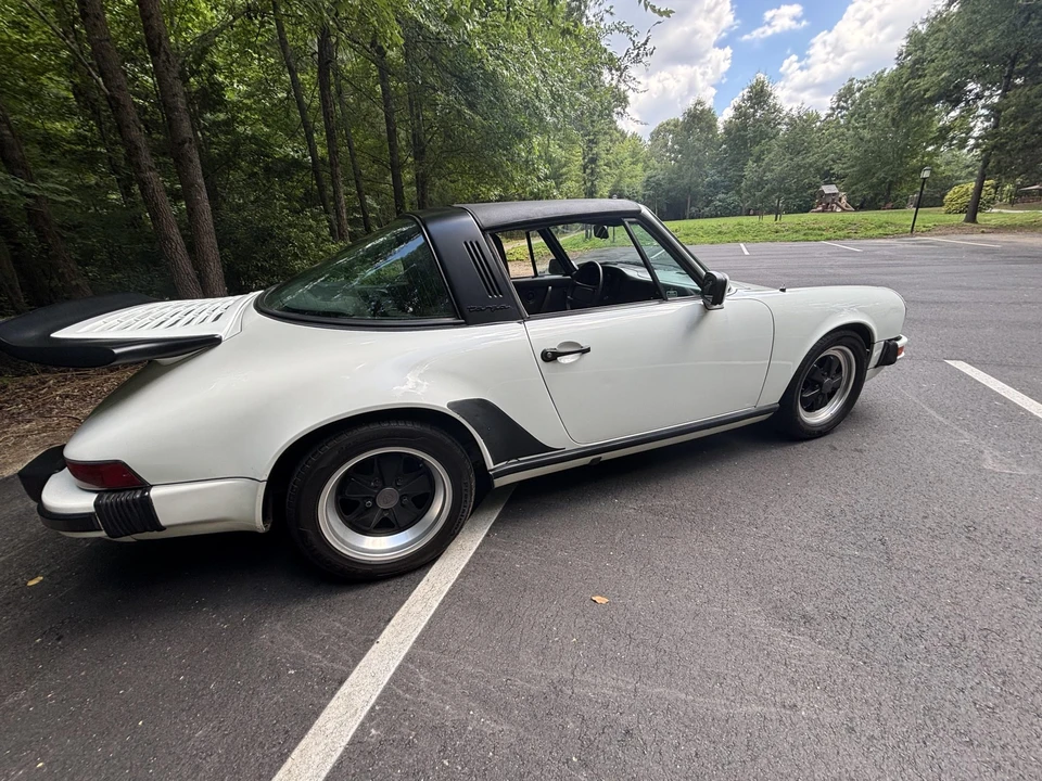 1985 Porsche 911 Carrera 3.2 - Image 13 of 31