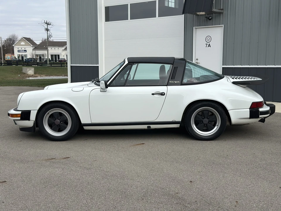 1985 Porsche 911 Carrera 3.2 - Image 9 of 31