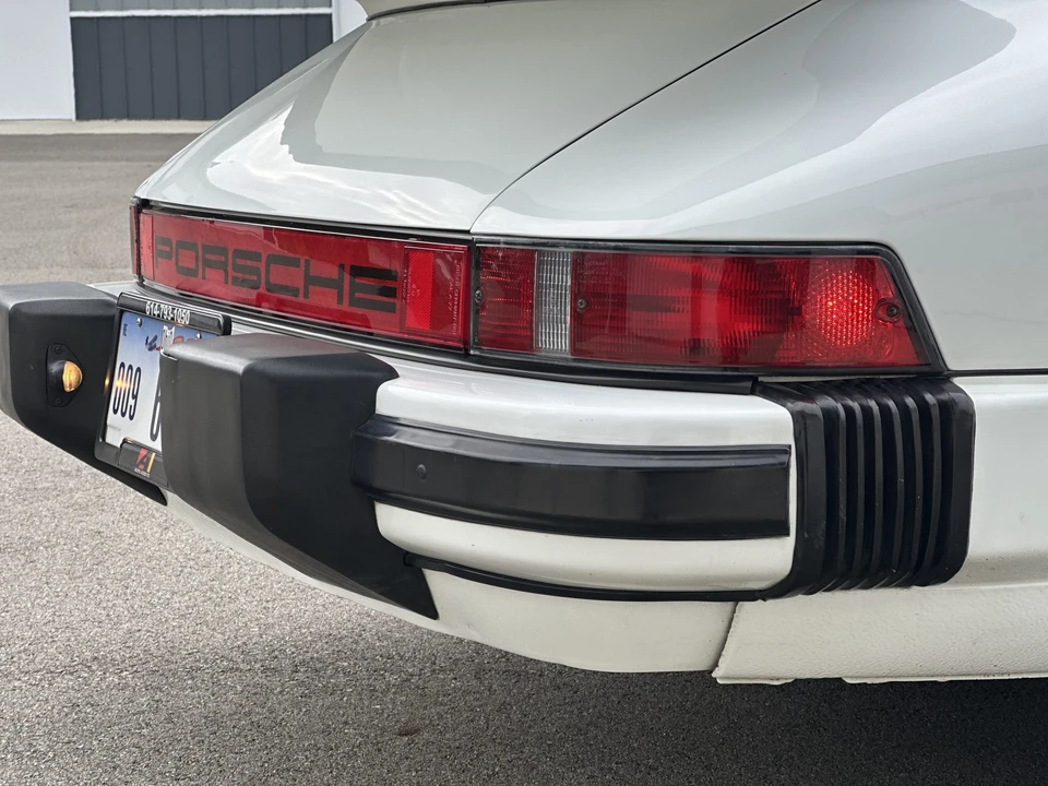 1985 Porsche 911 Carrera 3.2 - Image 27 of 31