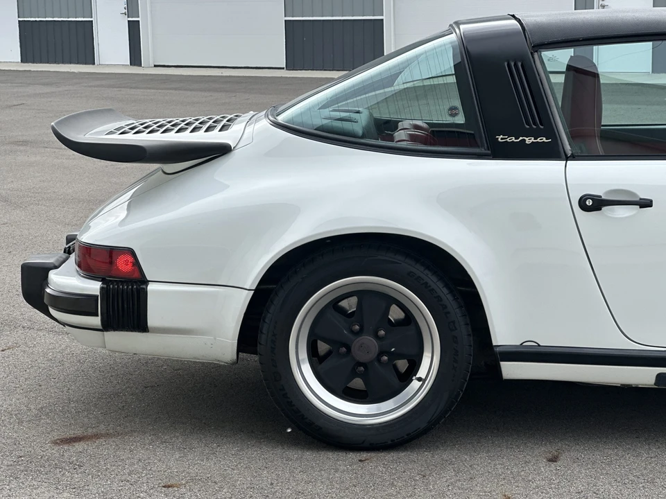 1985 Porsche 911 Carrera 3.2 - Image 17 of 31