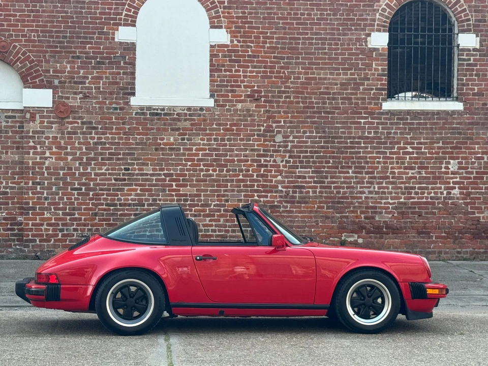 1985 Porsche 911 Carrera 3.2 - Image 16 of 31
