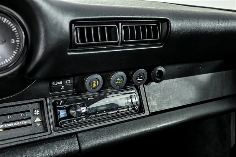 1985 Porsche 911 Carrera 3.2 - Image 25 of 31