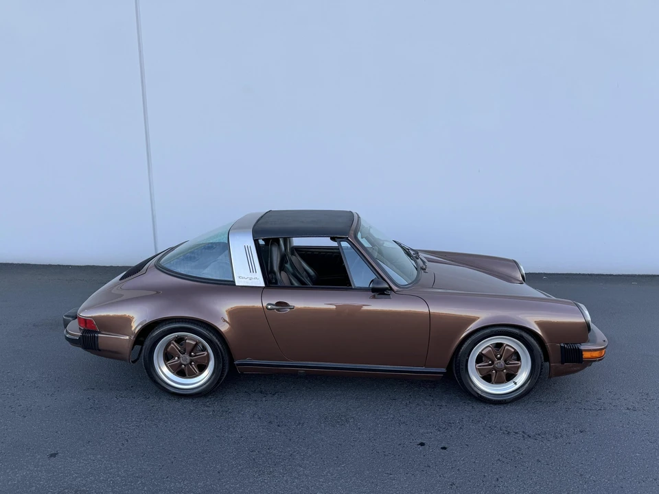 1985 Porsche 911 Carrera 3.2 - Image 24 of 31