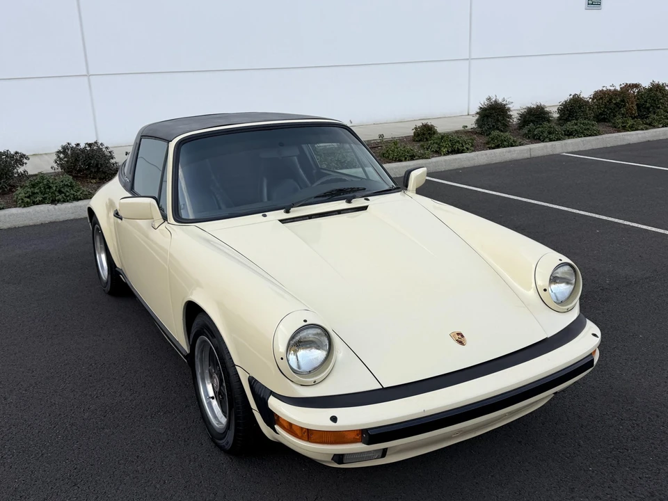 1985 Porsche 911 Carrera 3.2 - Image 12 of 31