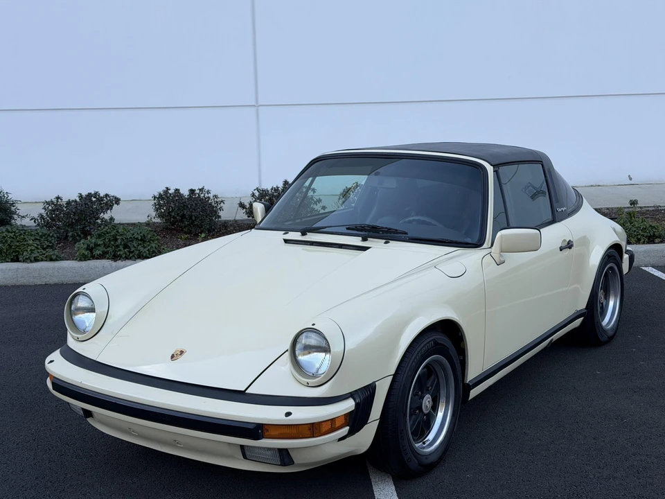 1985 Porsche 911 Carrera 3.2 - Image 16 of 31