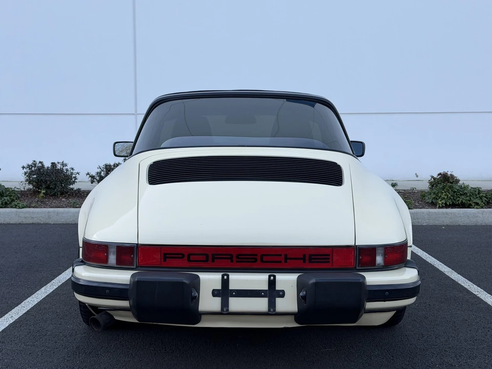 1985 Porsche 911 Carrera 3.2 - Image 24 of 31