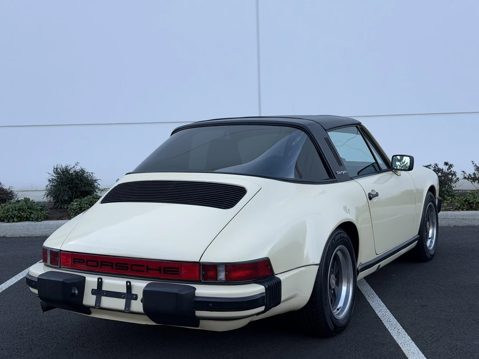 1985 Porsche 911 Carrera 3.2 - Image 28 of 31