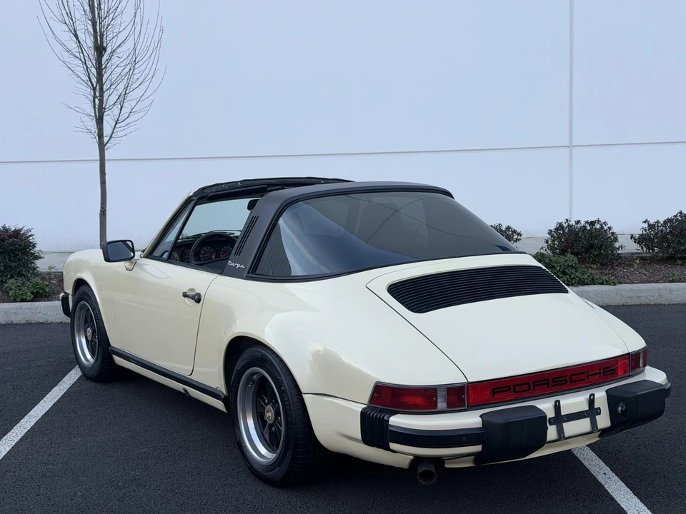 1985 Porsche 911 Carrera 3.2 - Image 5 of 31