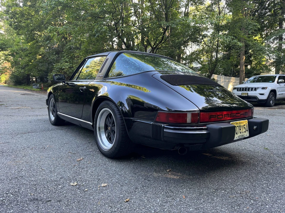 1985 Porsche 911 Carrera 3.2 - Image 10 of 31