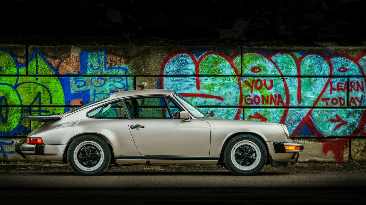 1985 Porsche 911 Carrera 3.2 - Image 9 of 31