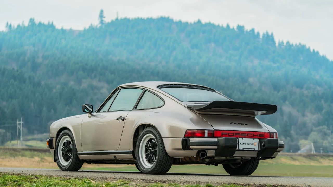 1985 Porsche 911 Carrera 3.2 - Image 13 of 31