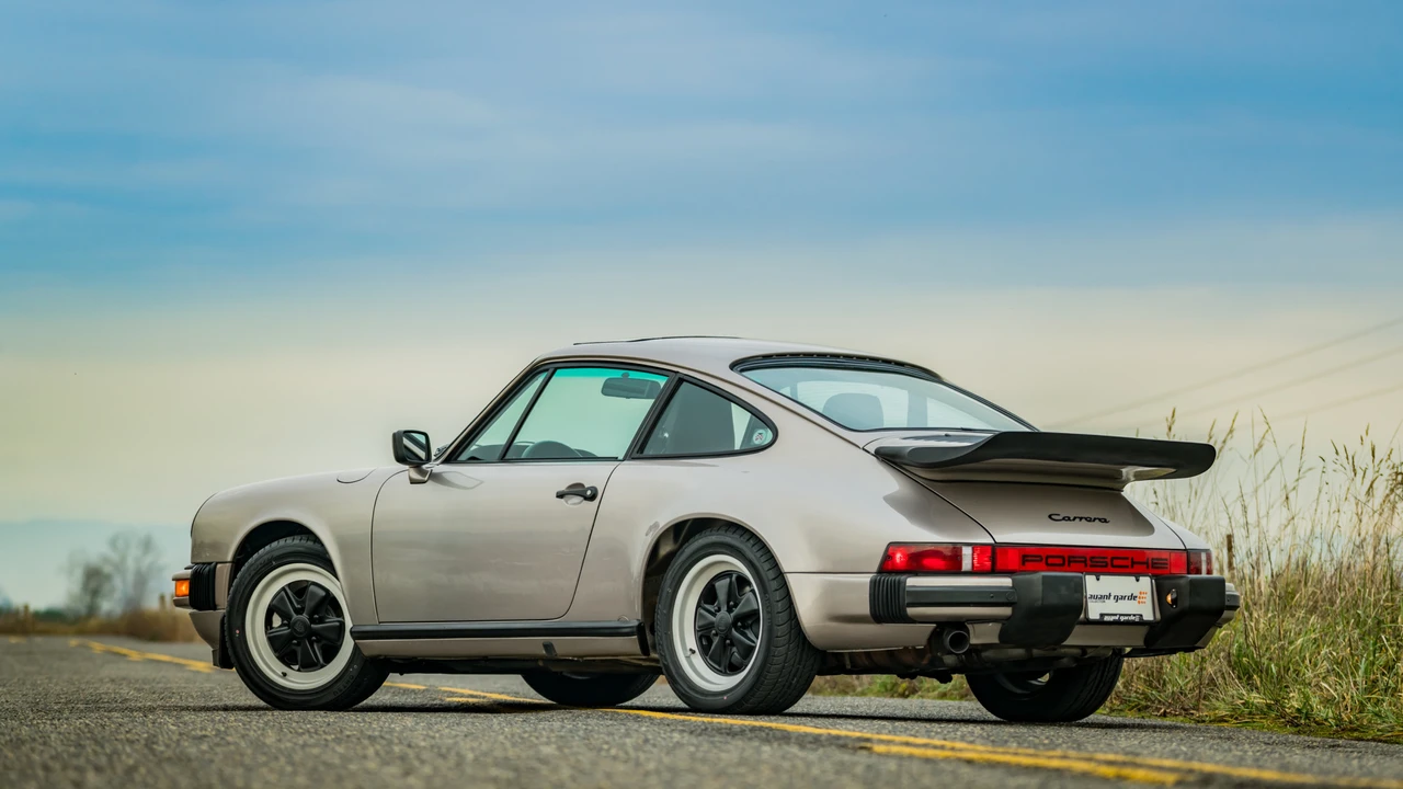 1985 Porsche 911 Carrera 3.2 - Image 12 of 31
