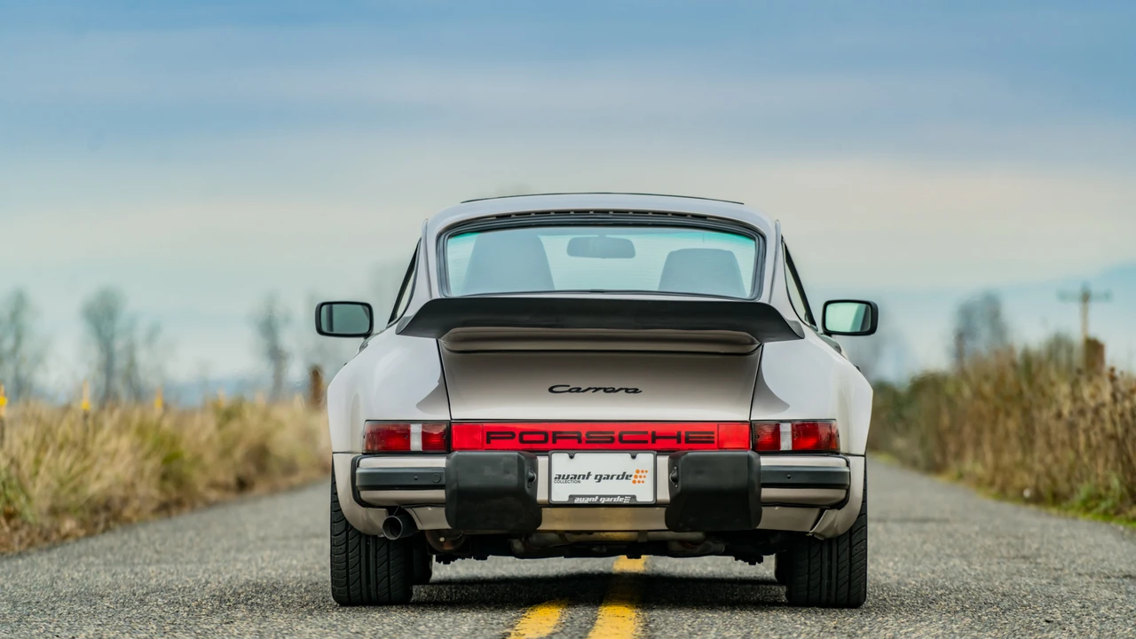 1985 Porsche 911 Carrera 3.2 - Image 16 of 31