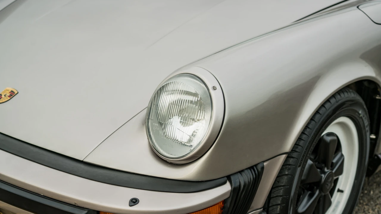 1985 Porsche 911 Carrera 3.2 - Image 24 of 31