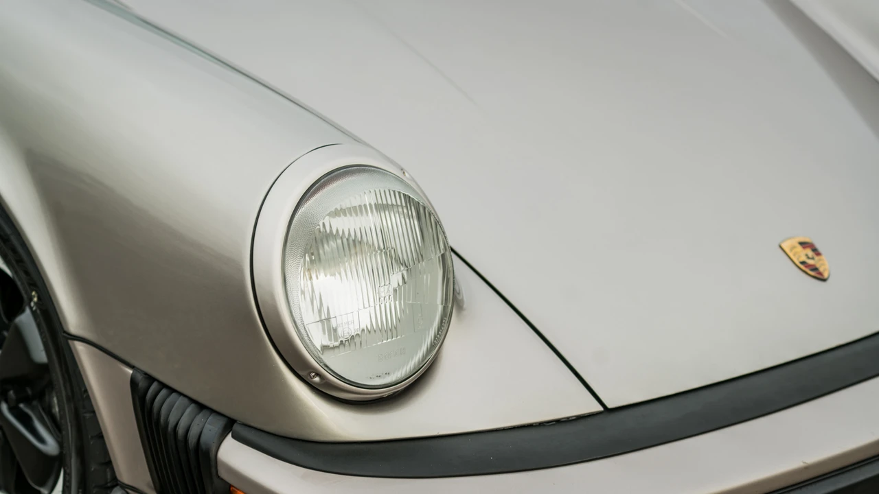 1985 Porsche 911 Carrera 3.2 - Image 25 of 31
