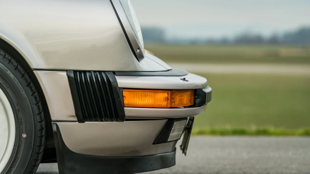 1985 Porsche 911 Carrera 3.2 - Image 27 of 31