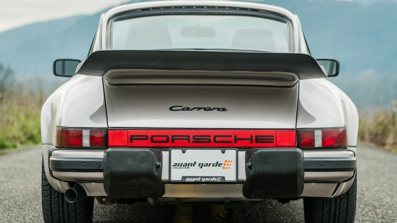 1985 Porsche 911 Carrera 3.2 - Image 28 of 31