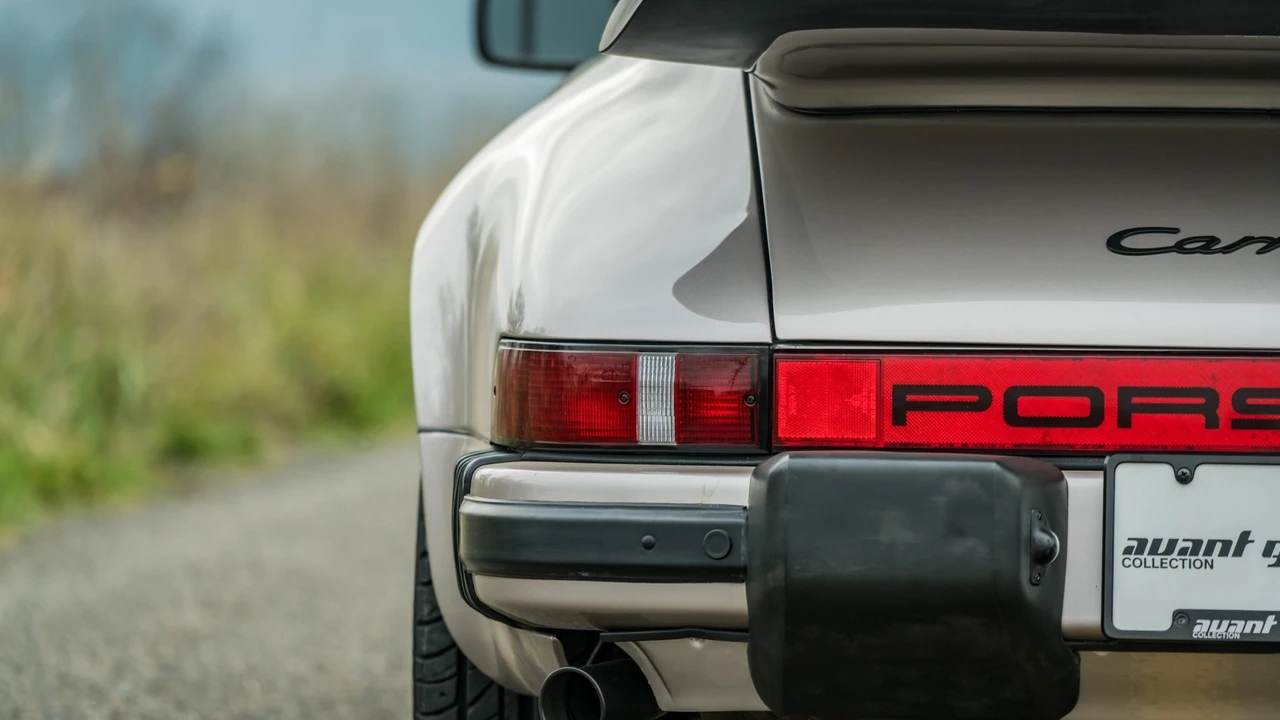 1985 Porsche 911 Carrera 3.2 - Image 29 of 31
