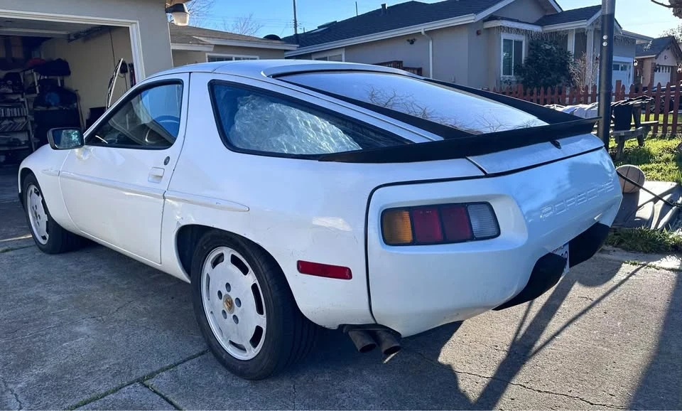 1985 Porsche 928 - Image 6 of 10