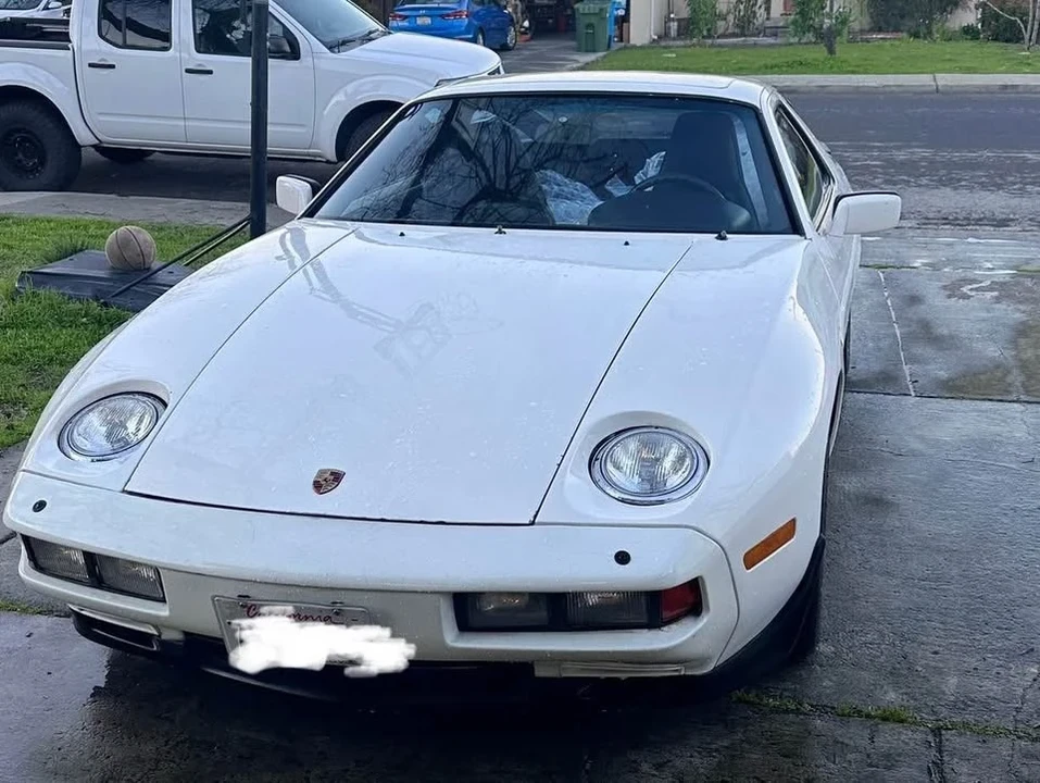 1985 Porsche 928 - Image 5 of 10