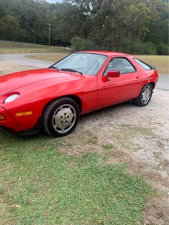 1985 Porsche 928 - Image 2 of 10